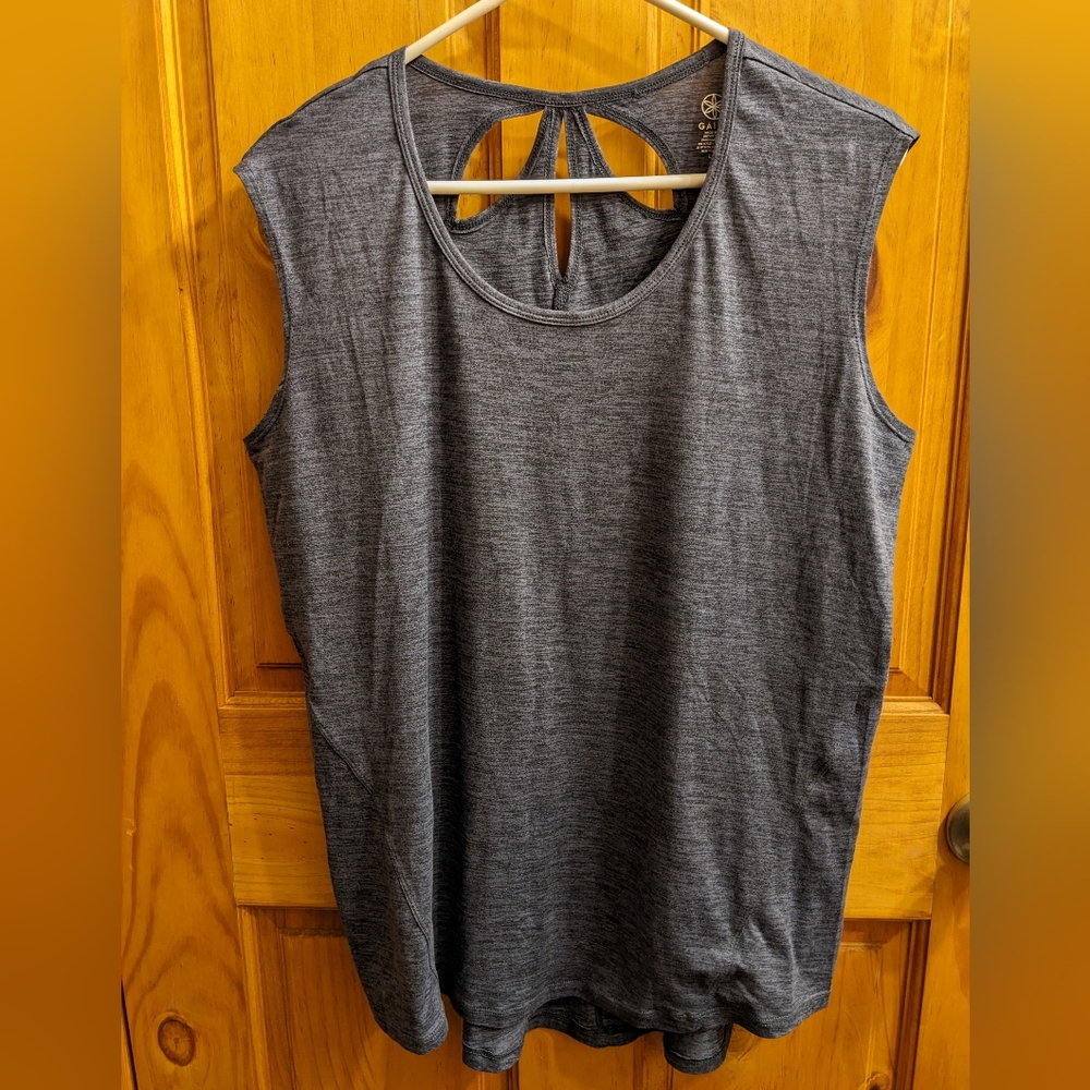 Gaiam L casual/workout top